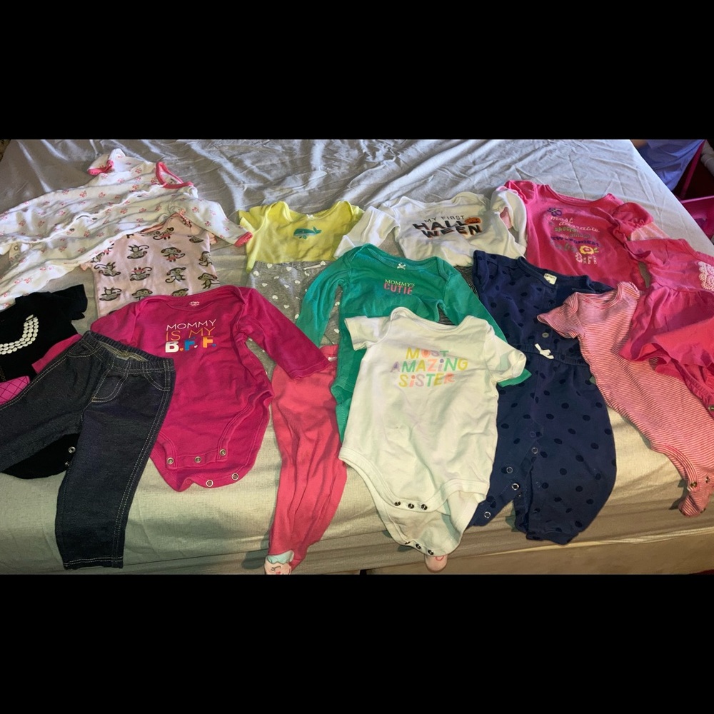 Carter’s Baby Girl Bundle Size 9 months 15 pieces
